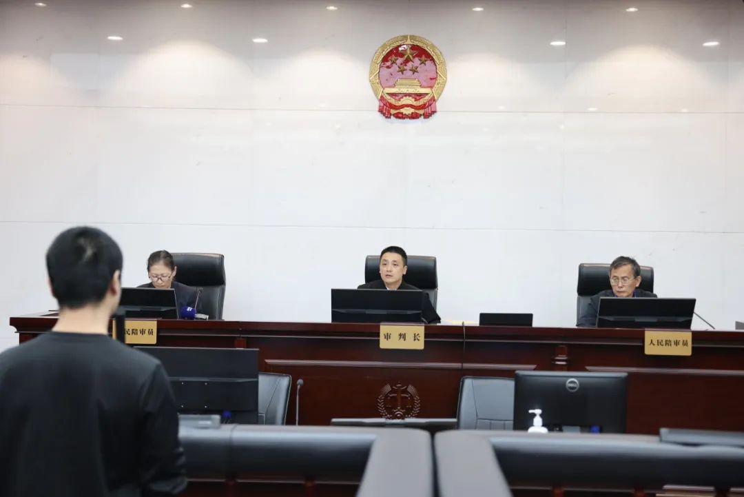 股票场外配资将市场变“赌场”,股票交易金额3.89亿元的非法经营案“落槌”