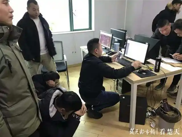 股票杠杆平台 警惕！荐股诈骗团伙设局，股民血本无归，警方3月破案