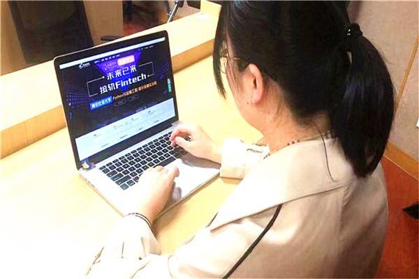 股市杠杆：配资工具解析，高收益与高风险并存？